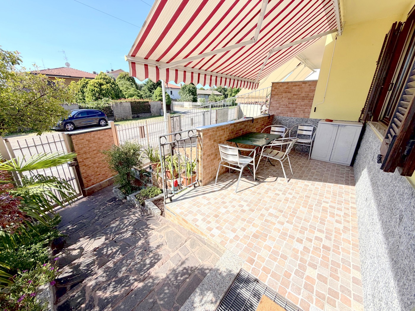 Villa con giardino a Mesero
