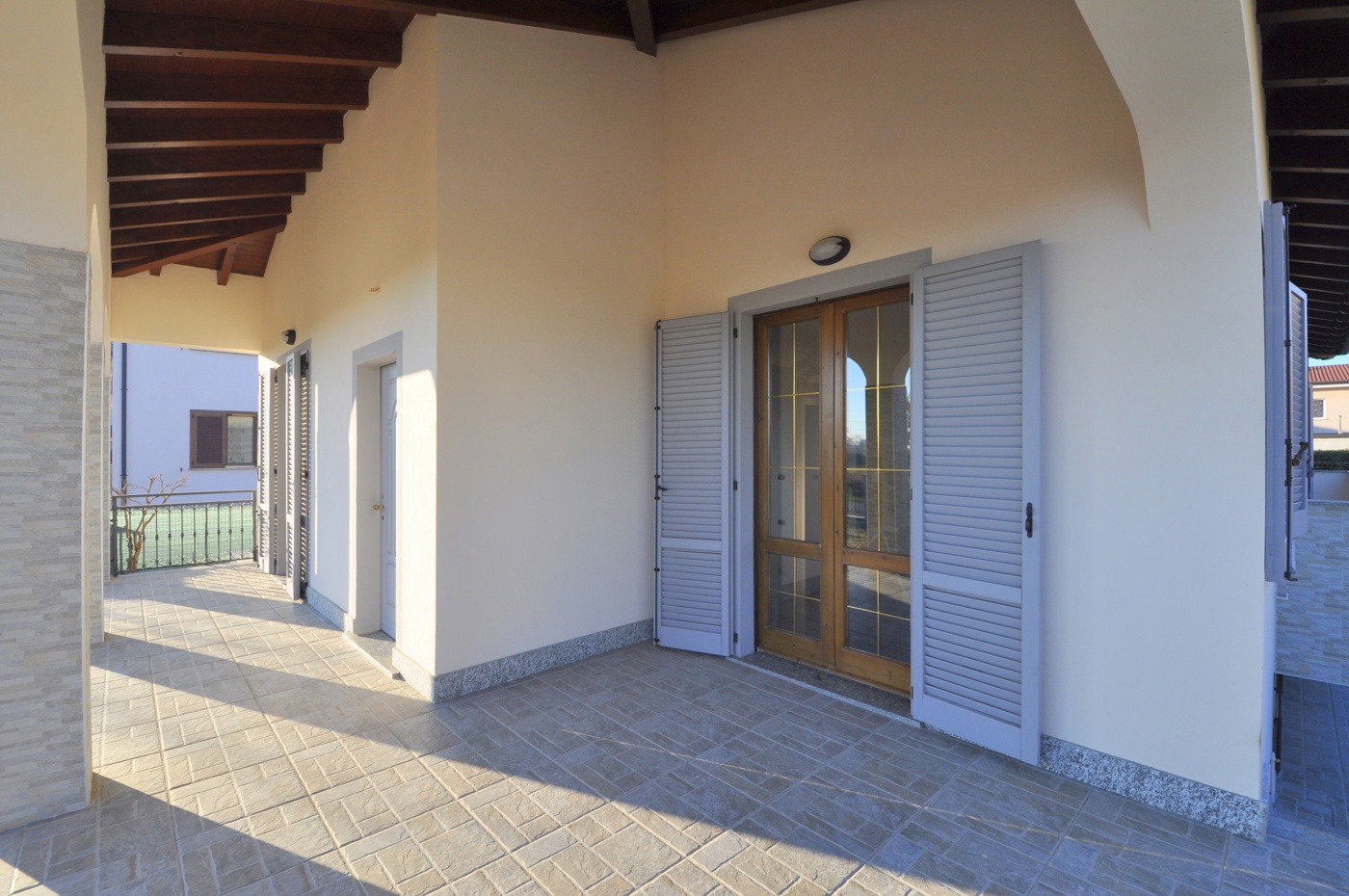 Villa con giardino a Bernate Ticino