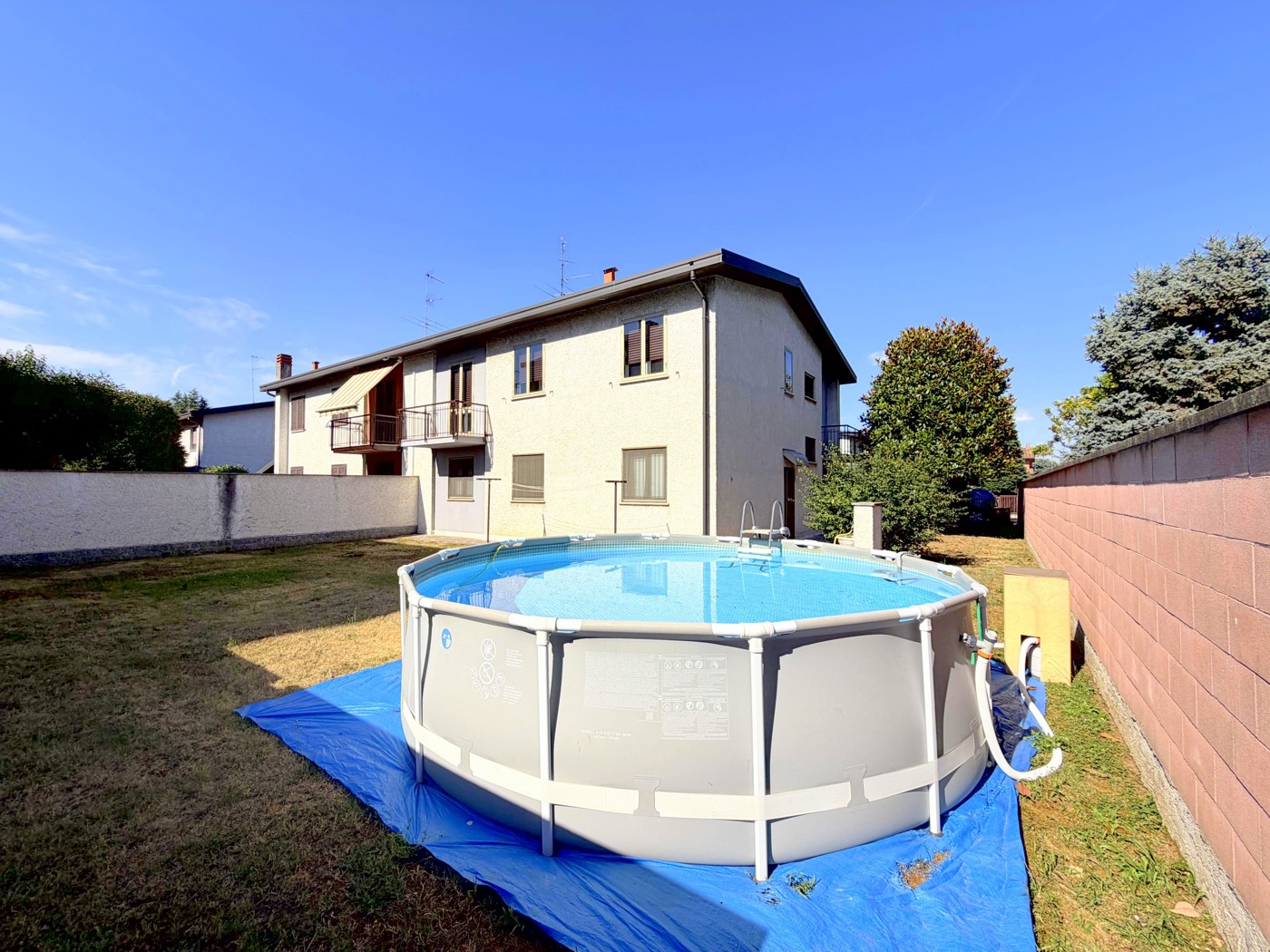 Villa con giardino a Inveruno