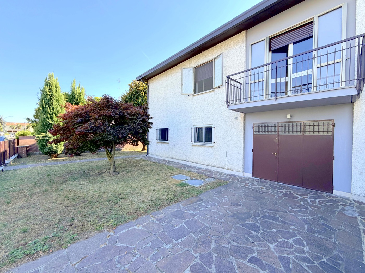 Villa con giardino a Inveruno