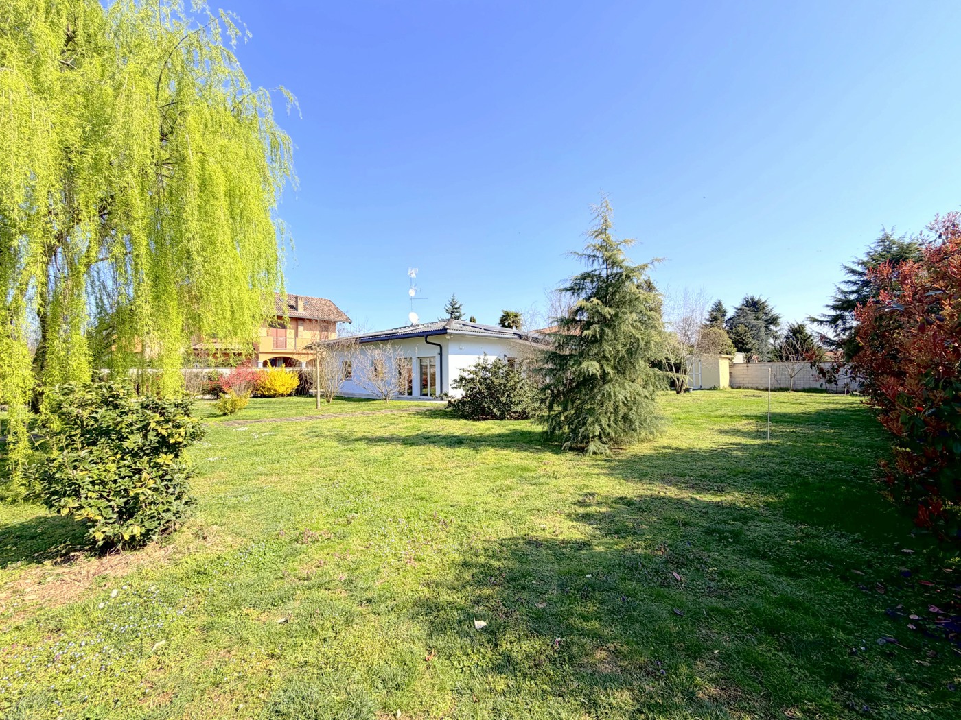 Villa con giardino a Casorezzo
