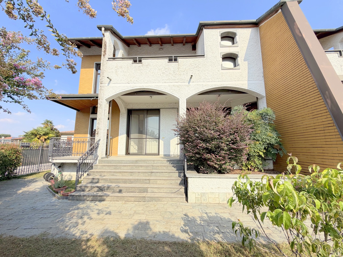 Villa con giardino a Inveruno