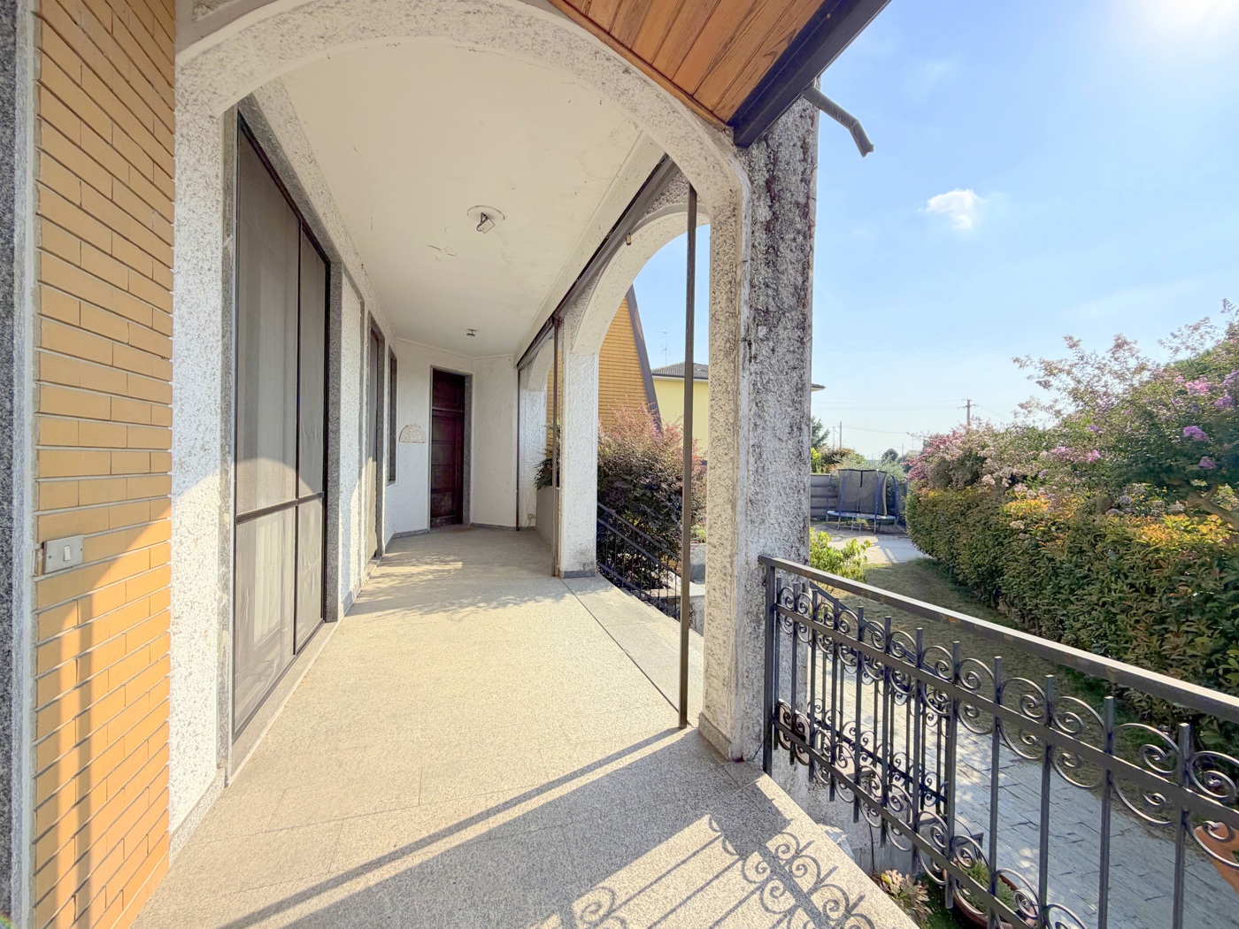 Villa con giardino a Inveruno