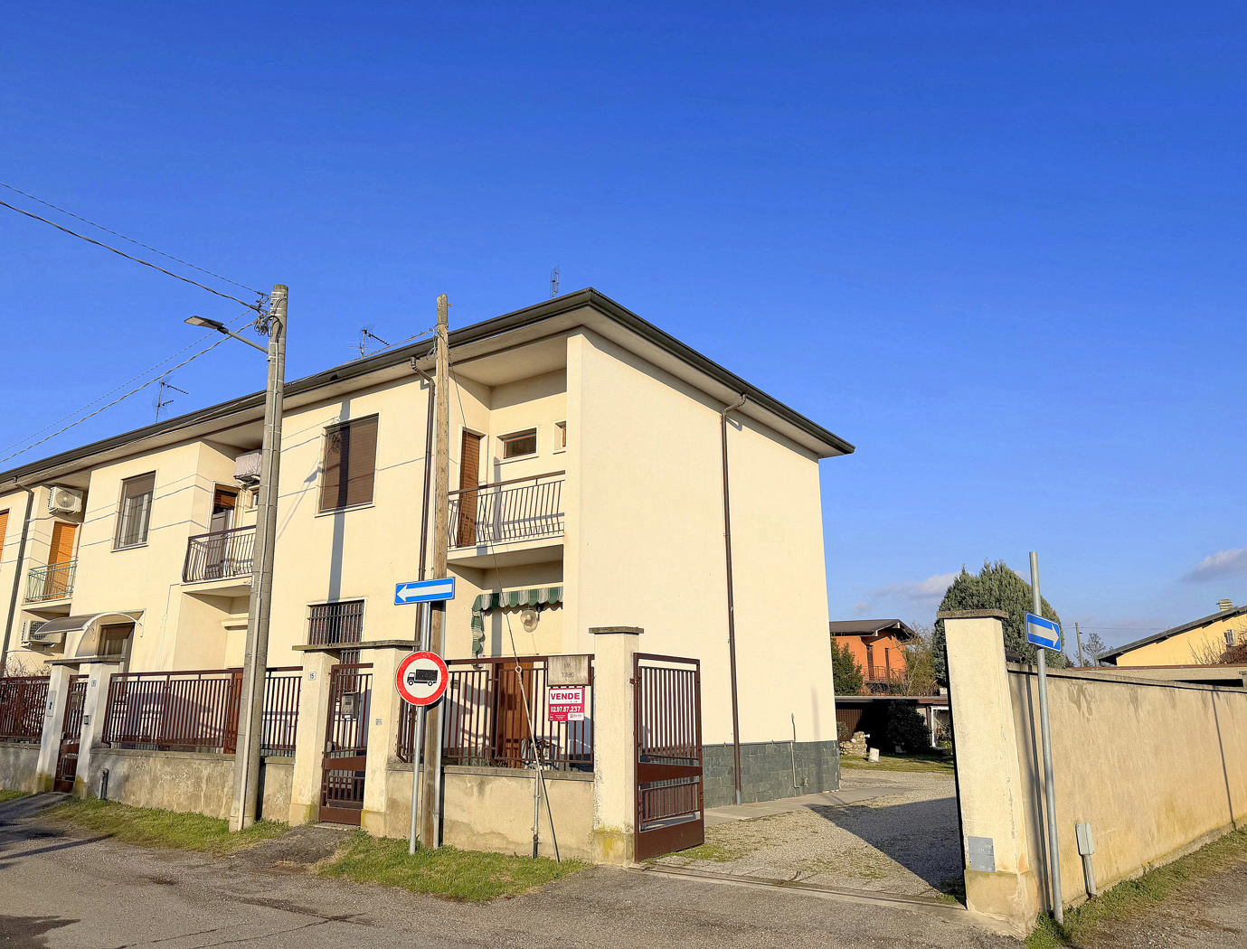 Villa con giardino a Inveruno