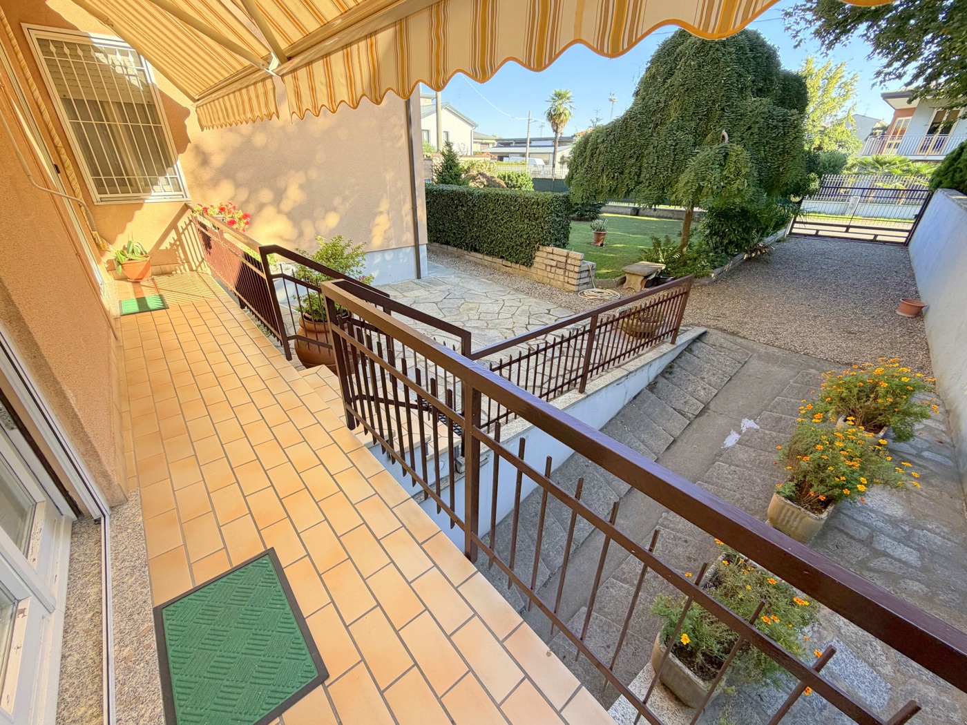 Villa con giardino a Inveruno