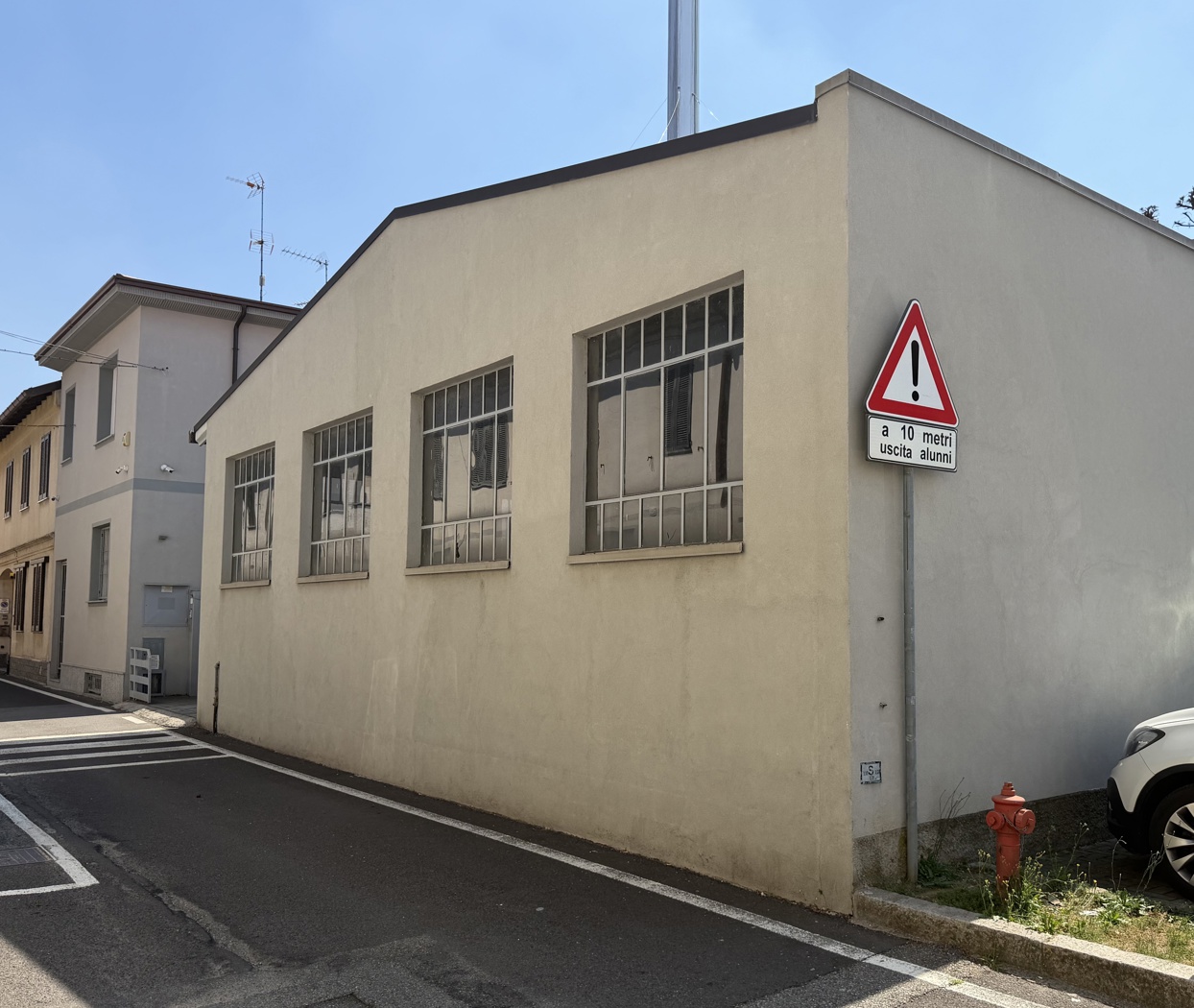 Capannone in vendita a Inveruno