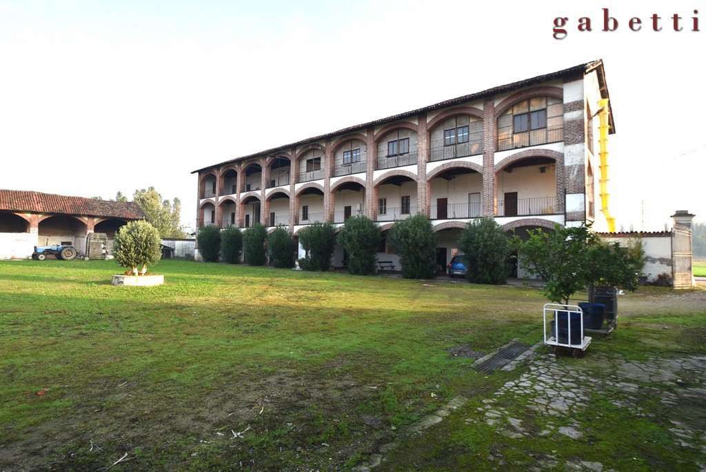 Rustico con giardino a Robecco sul Naviglio