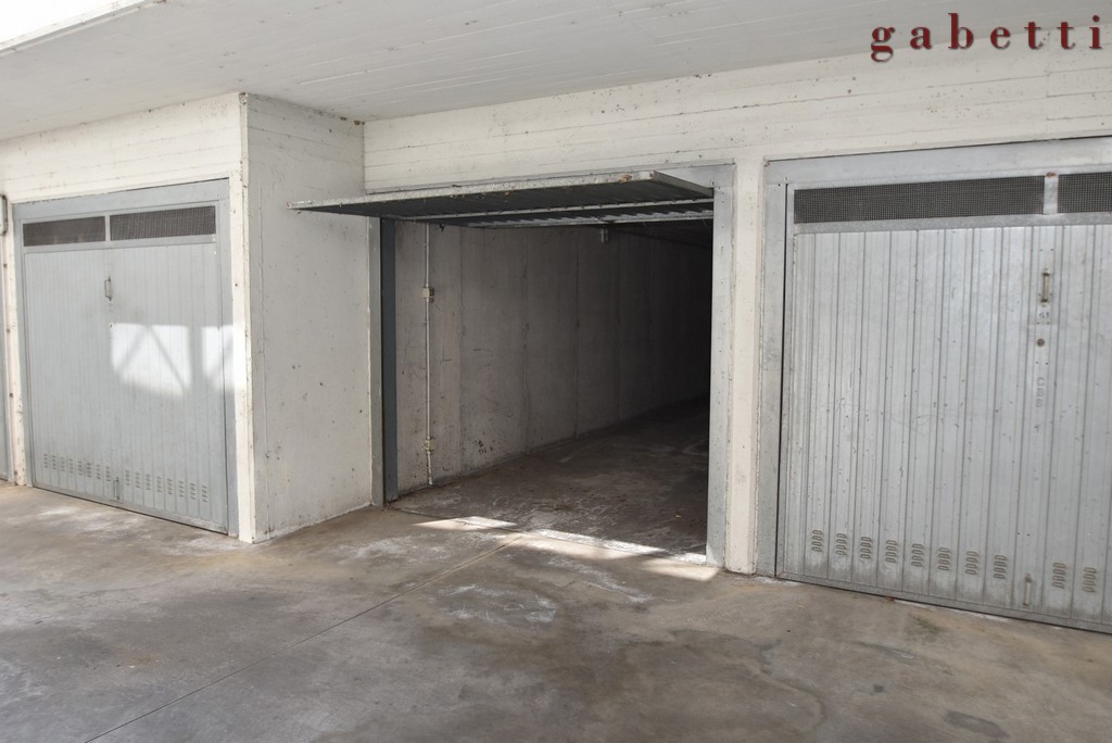 Box/Garage 23mq in vendita a Magenta