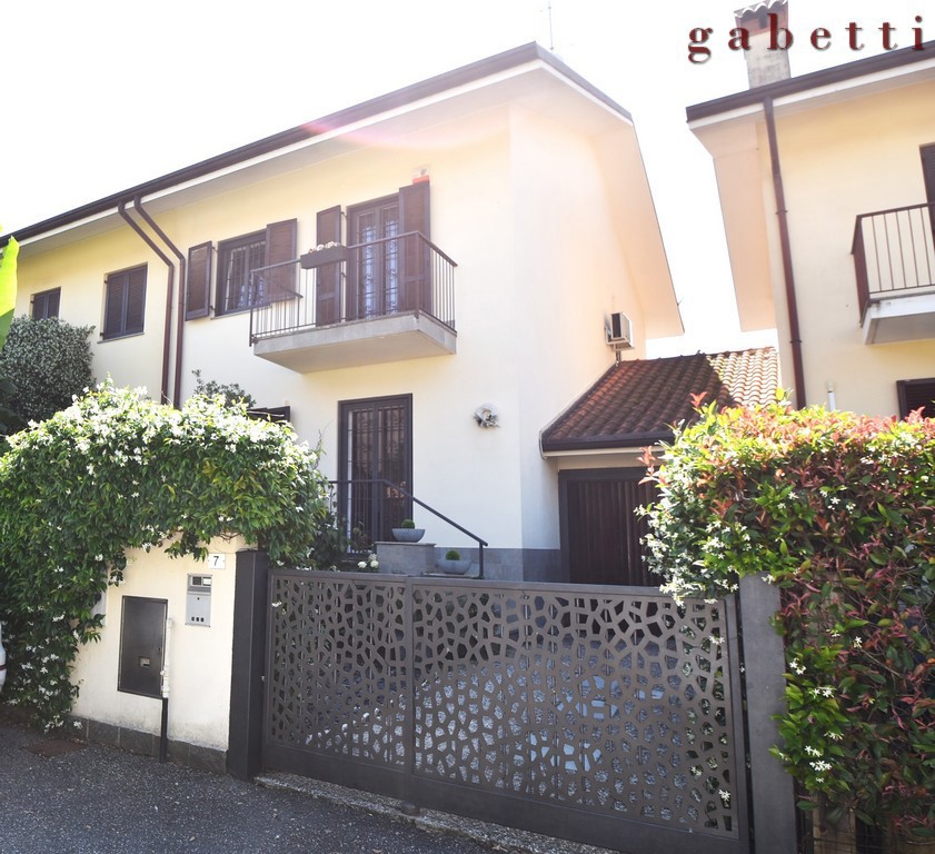 Villa con giardino a Cassinetta di Lugagnano