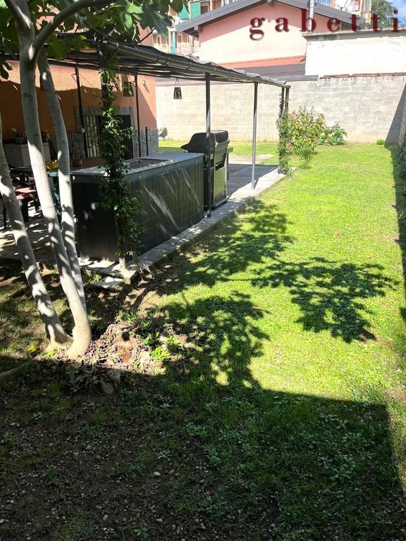 Villa arredata in affitto a Magenta