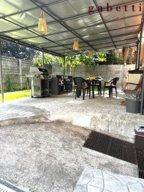 Villa arredata in affitto a Magenta