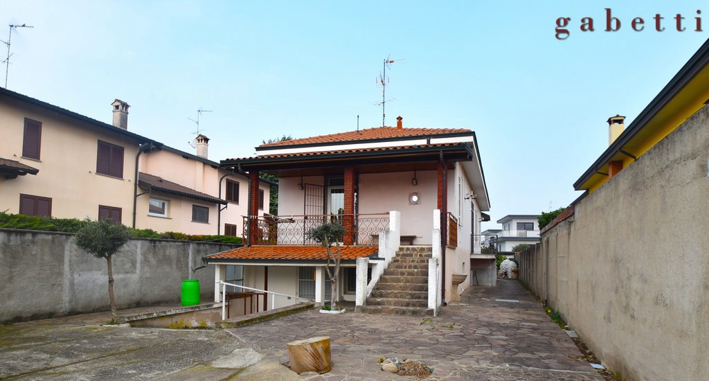 Villa in vendita a Marcallo con Casone