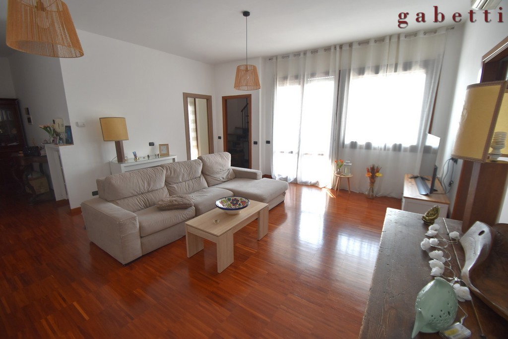 Quadrilocale in vendita a Bareggio