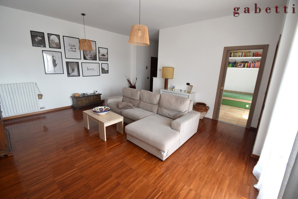 Quadrilocale in vendita a Bareggio