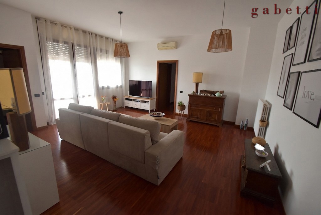 Quadrilocale in vendita a Bareggio