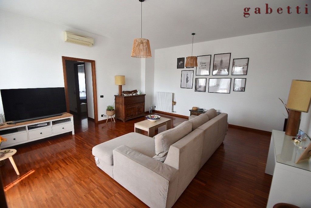 Quadrilocale in vendita a Bareggio