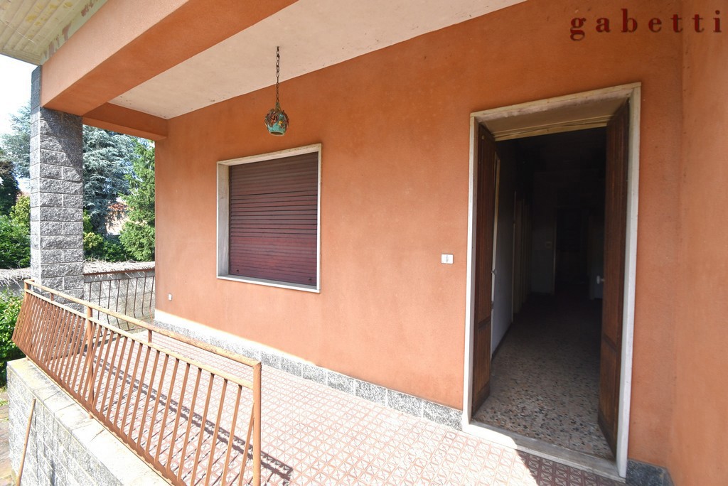 Villa da ristrutturare a Magenta