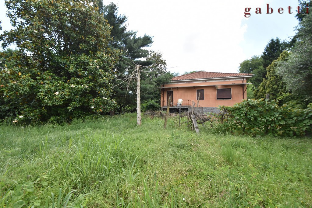 Villa da ristrutturare a Magenta
