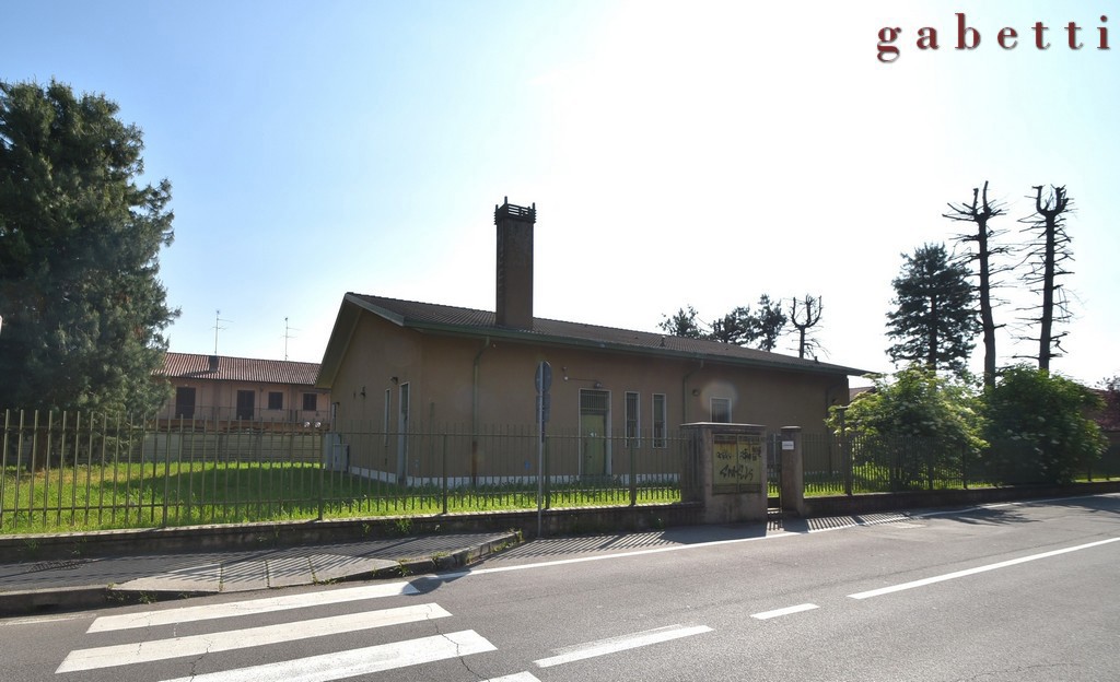 Magazzino in vendita a Robecco sul Naviglio