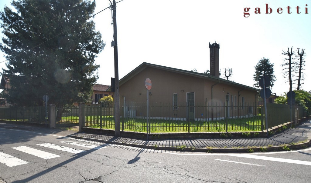 Magazzino in vendita a Robecco sul Naviglio