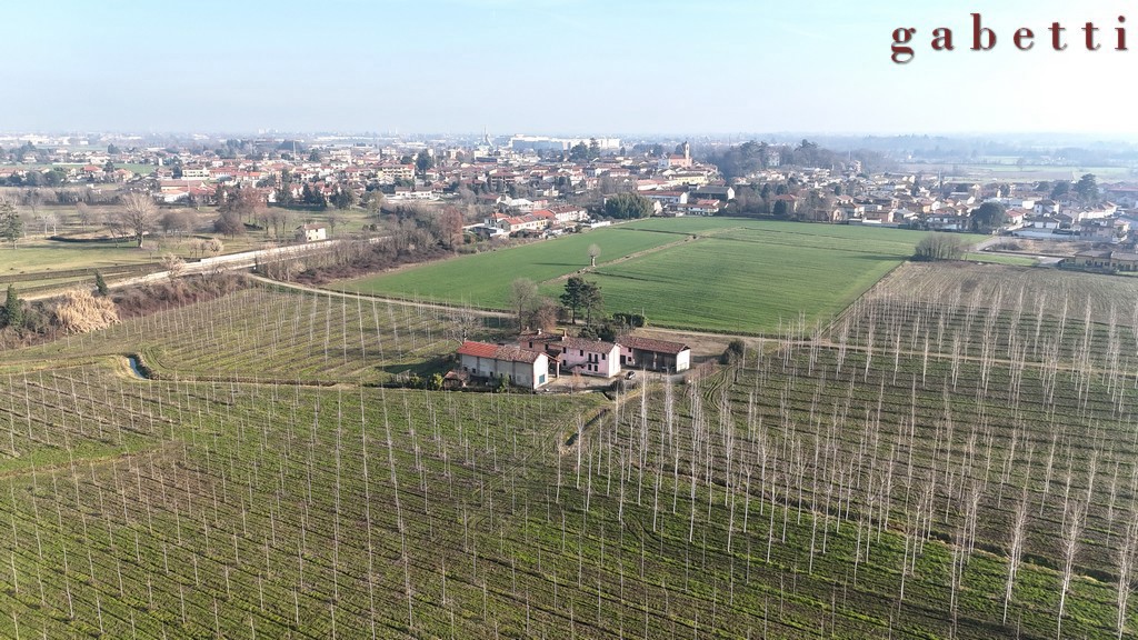 Rustico in vendita a Bernate Ticino