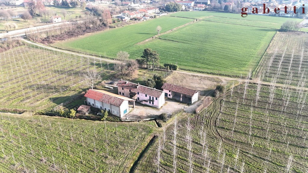 Rustico in vendita a Bernate Ticino