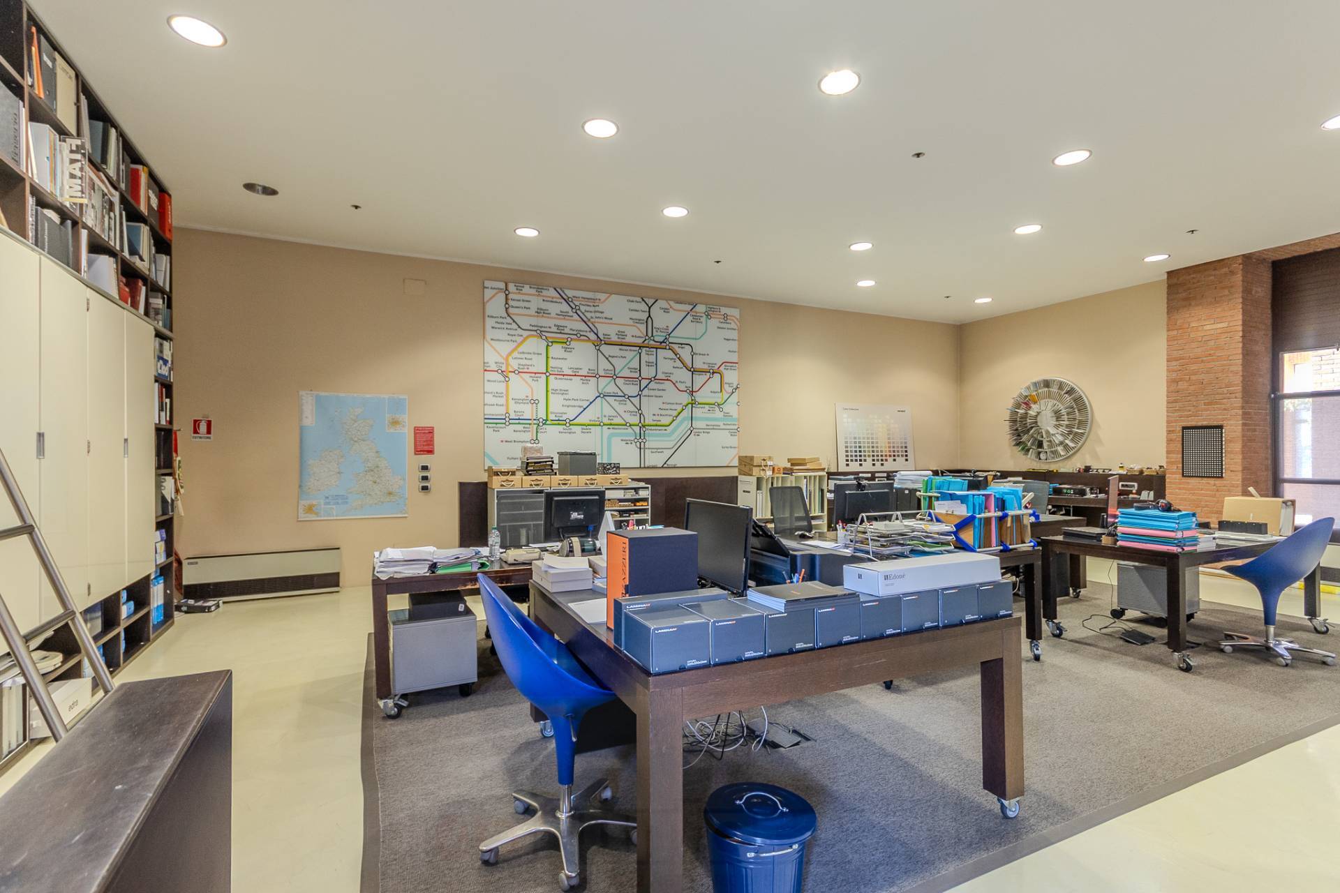 Locale commerciale in affitto a Seregno, Centro/stazione