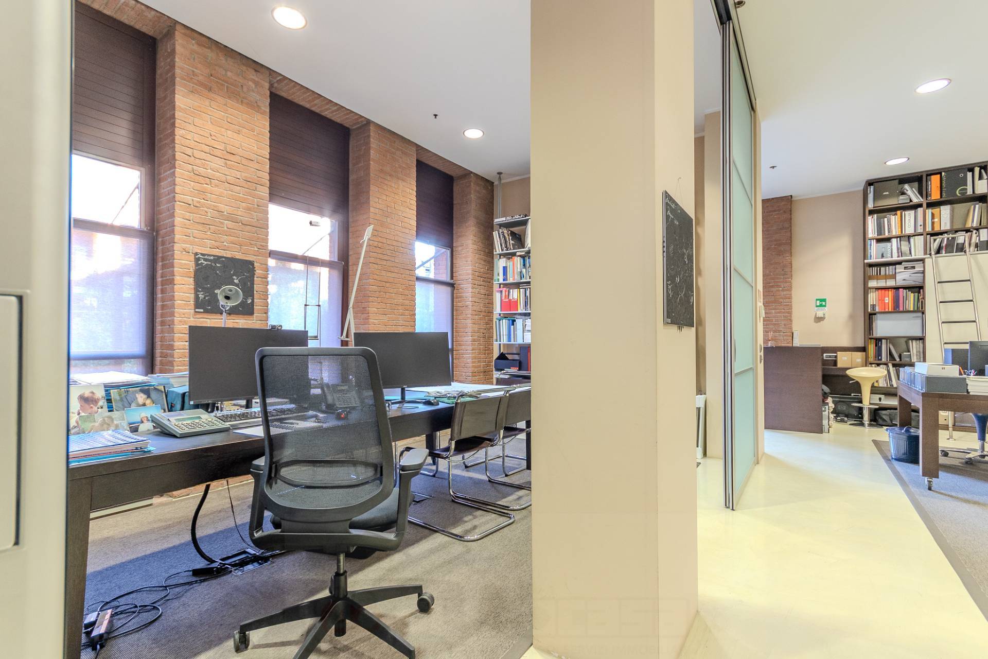 Locale commerciale in affitto a Seregno, Centro/stazione