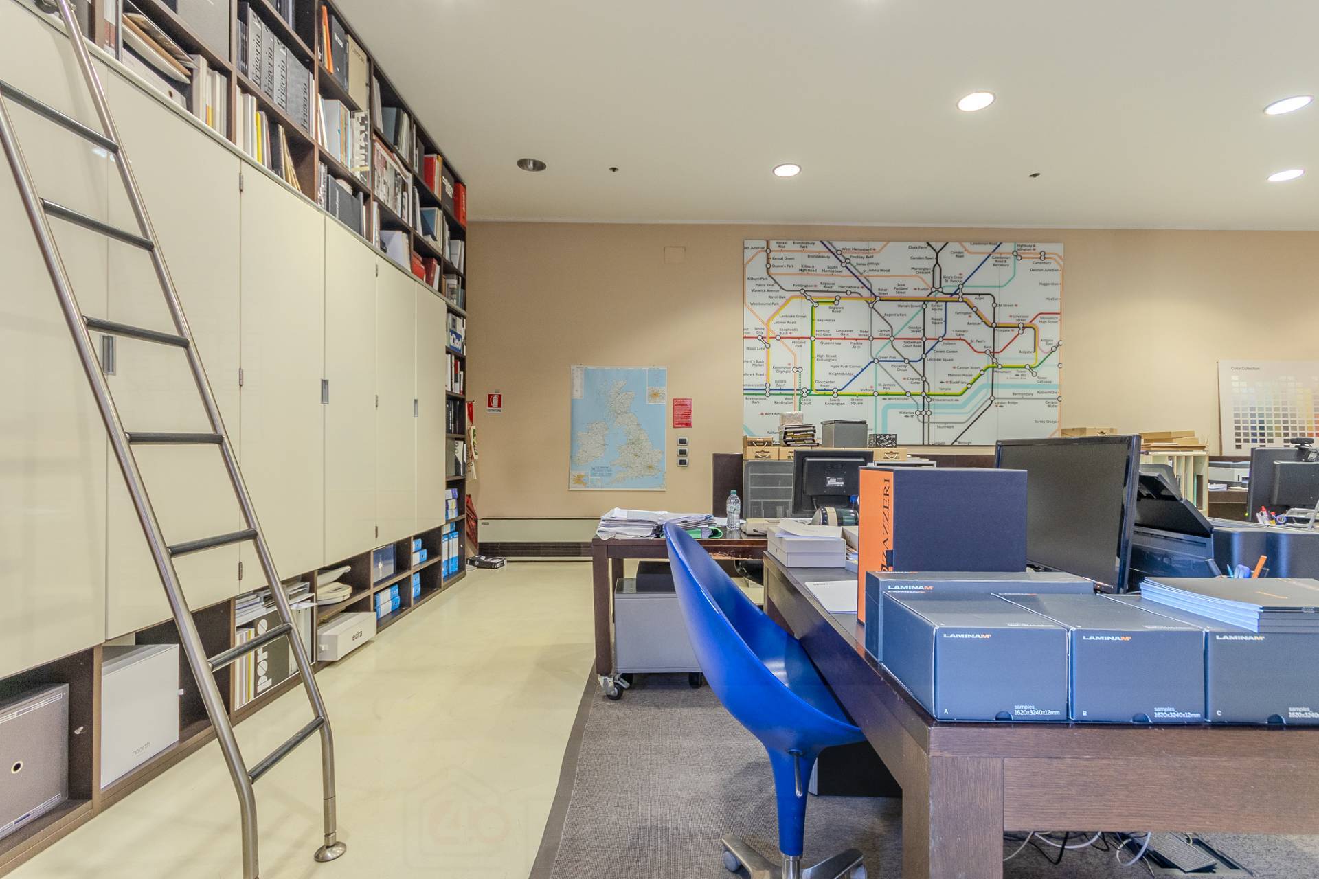 Locale commerciale in affitto a Seregno, Centro/stazione