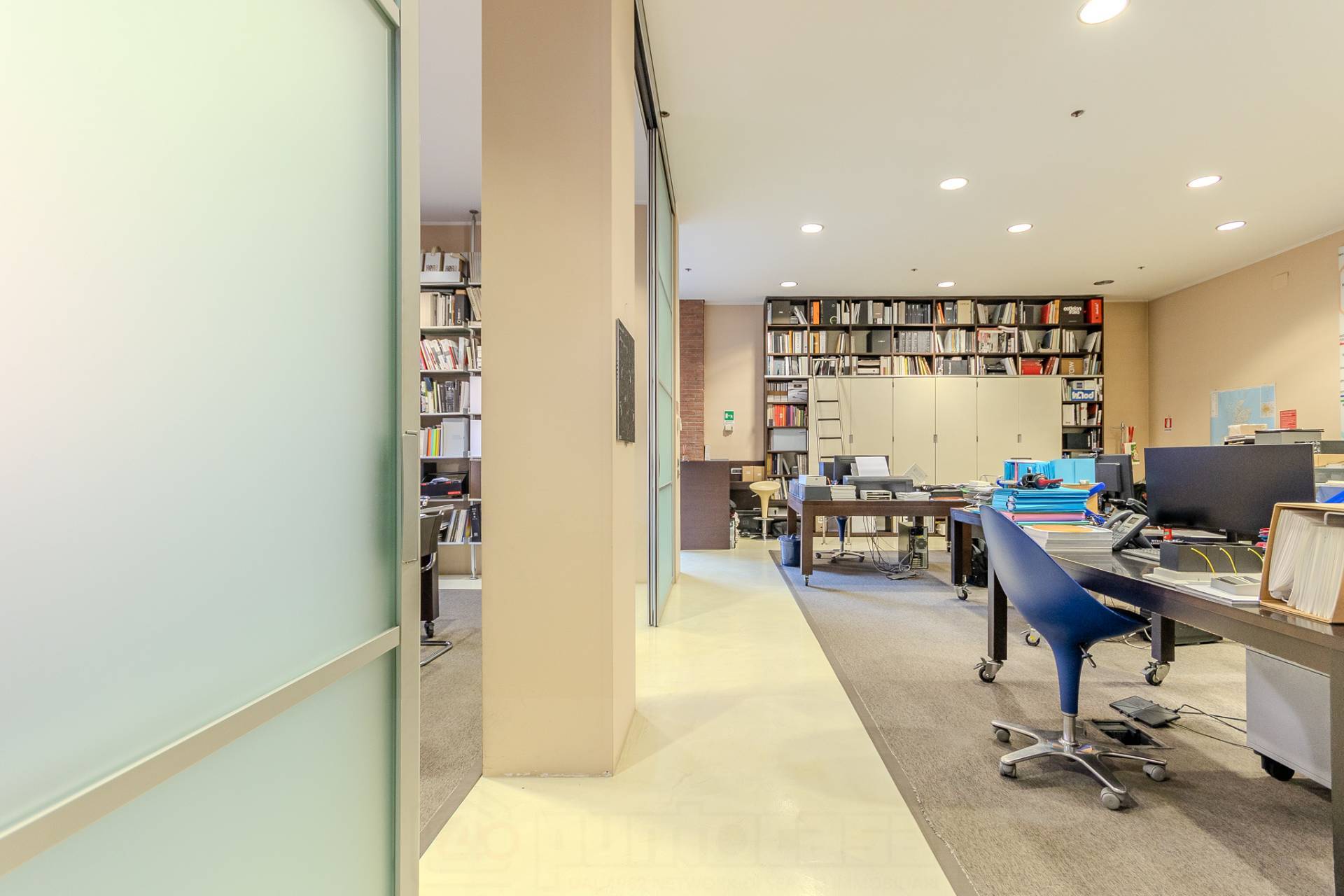 Locale commerciale in affitto a Seregno, Centro/stazione