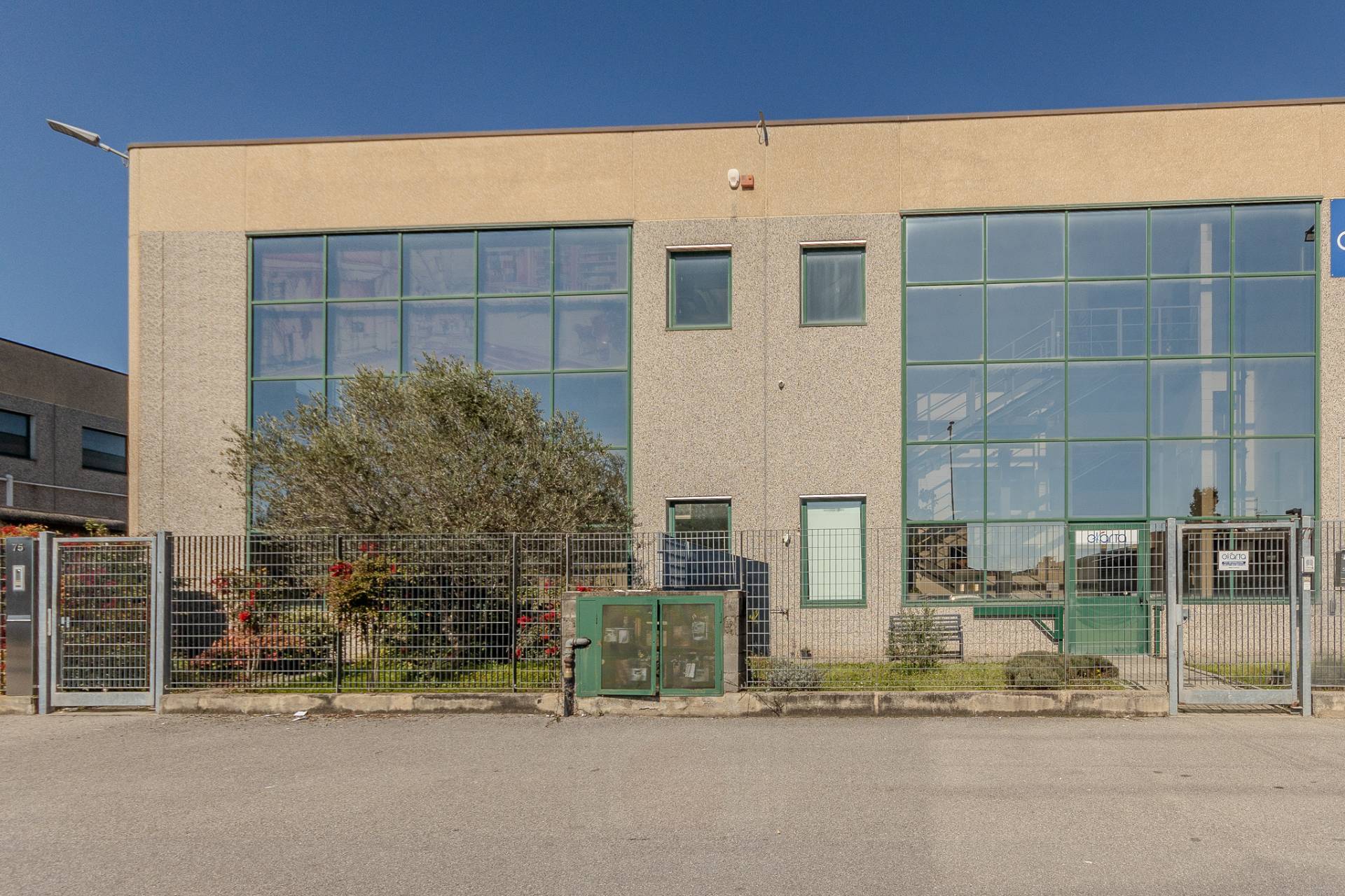 Capannone in vendita a Sovico