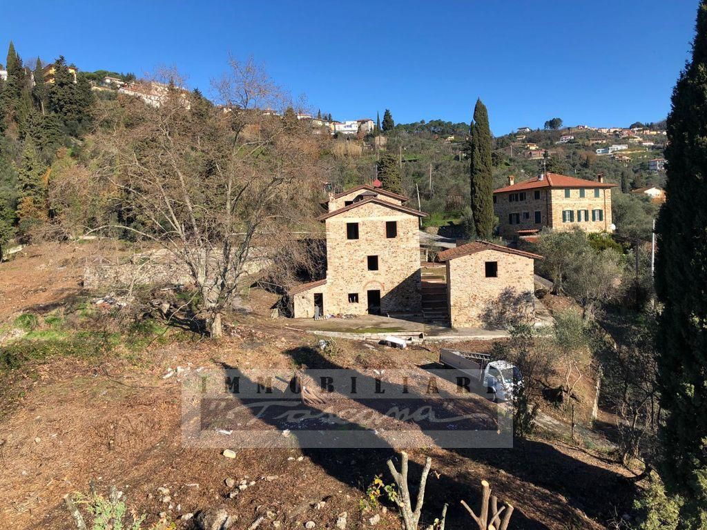 Villa con giardino a Massarosa