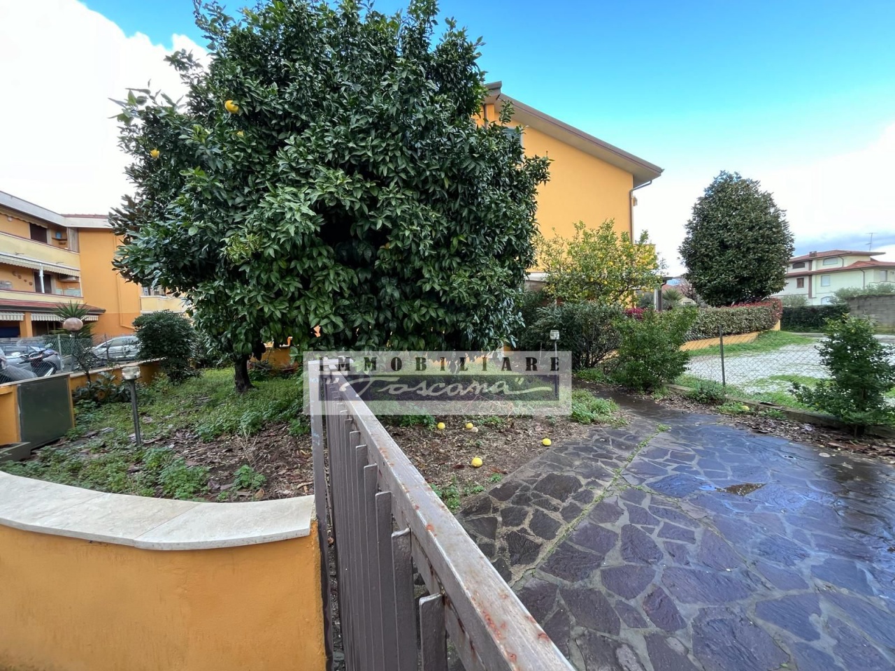 Villa con giardino a Viareggio