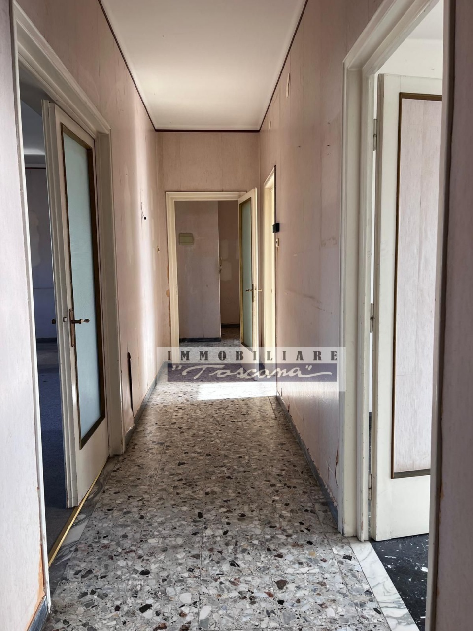 Appartamento da ristrutturare a Viareggio