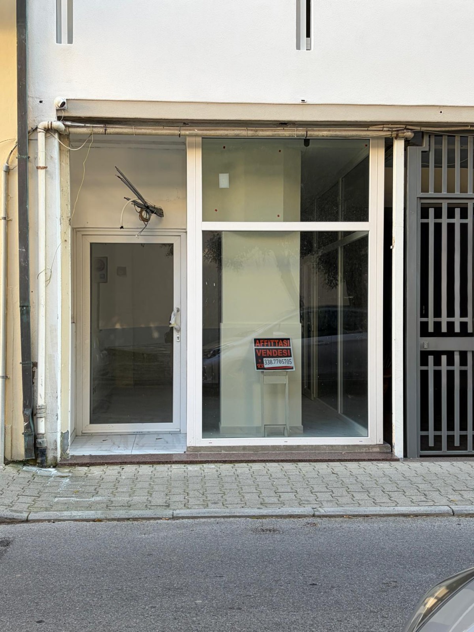 Ufficio nuovo a Viareggio