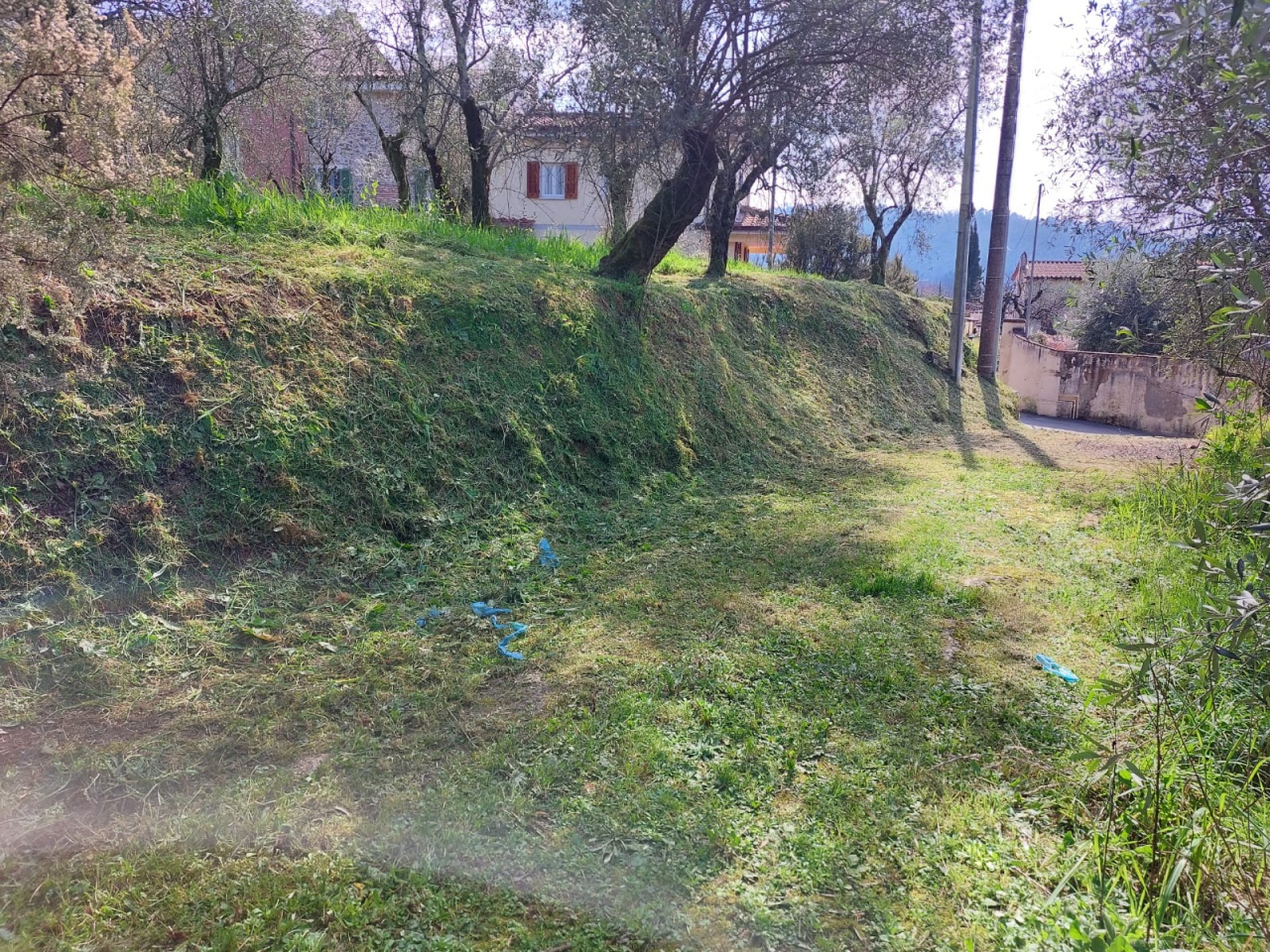 Terreno con giardino in via la chiusa, Camaiore