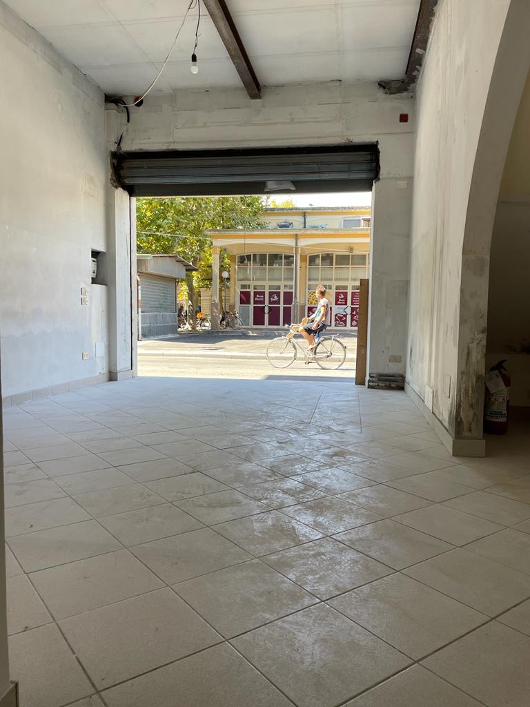 Negozio in affitto a Viareggio