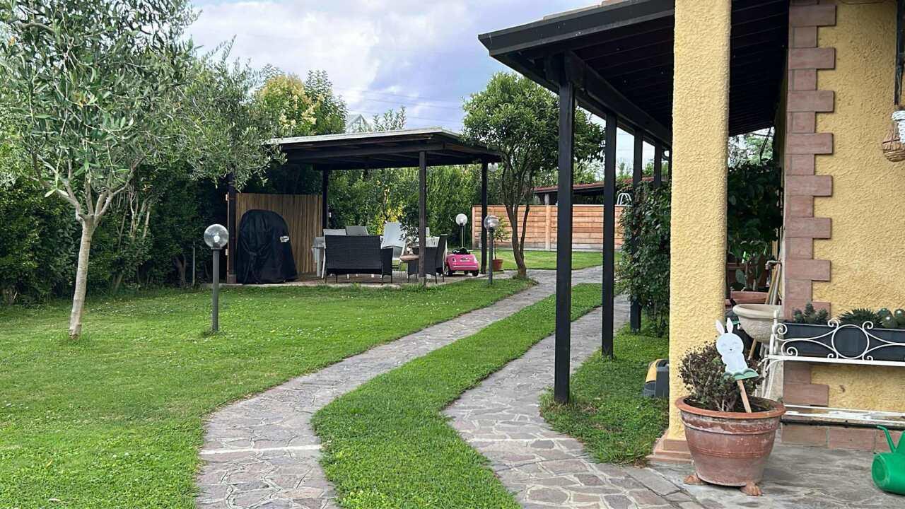 Casa indipendente con giardino a Massarosa