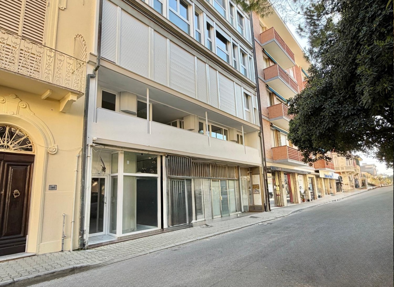 Ufficio in affitto a Viareggio