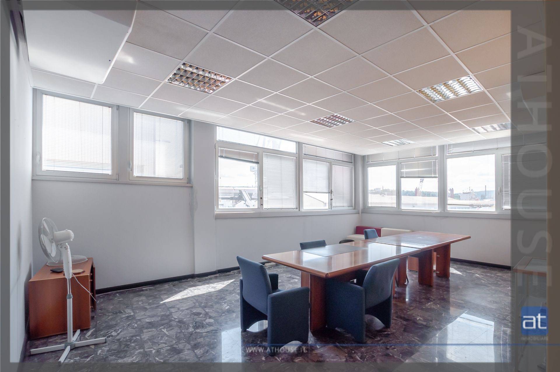 Studio/Ufficio in affitto a Trieste, I-34144