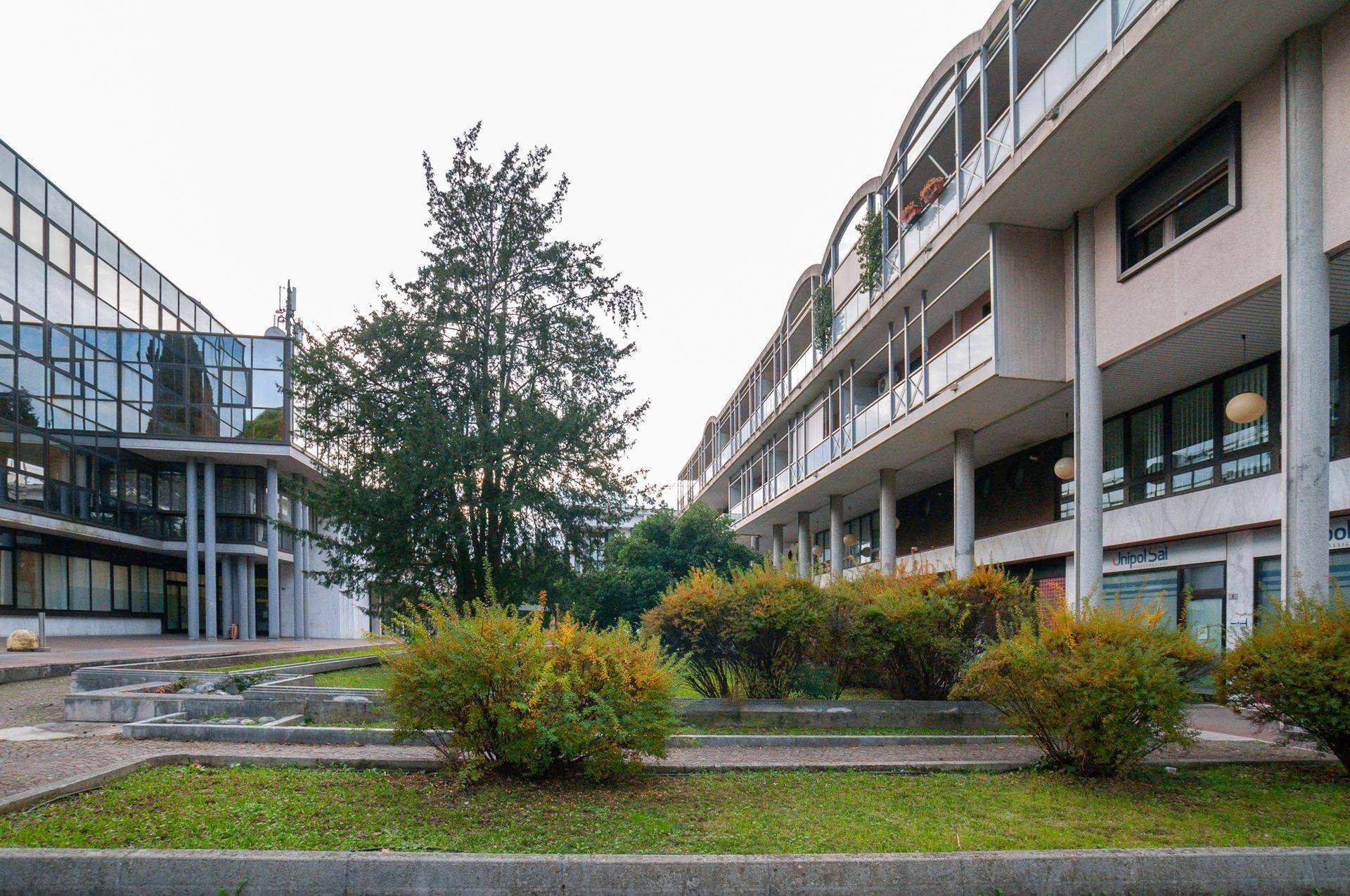 Locale commerciale in vendita a Gorizia, Centro storico