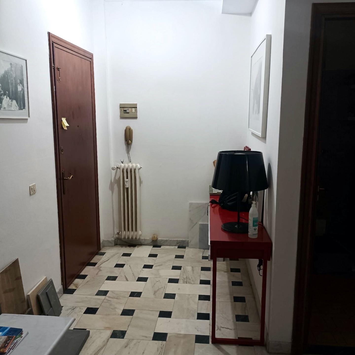 Trilocale in vendita, Massa centro