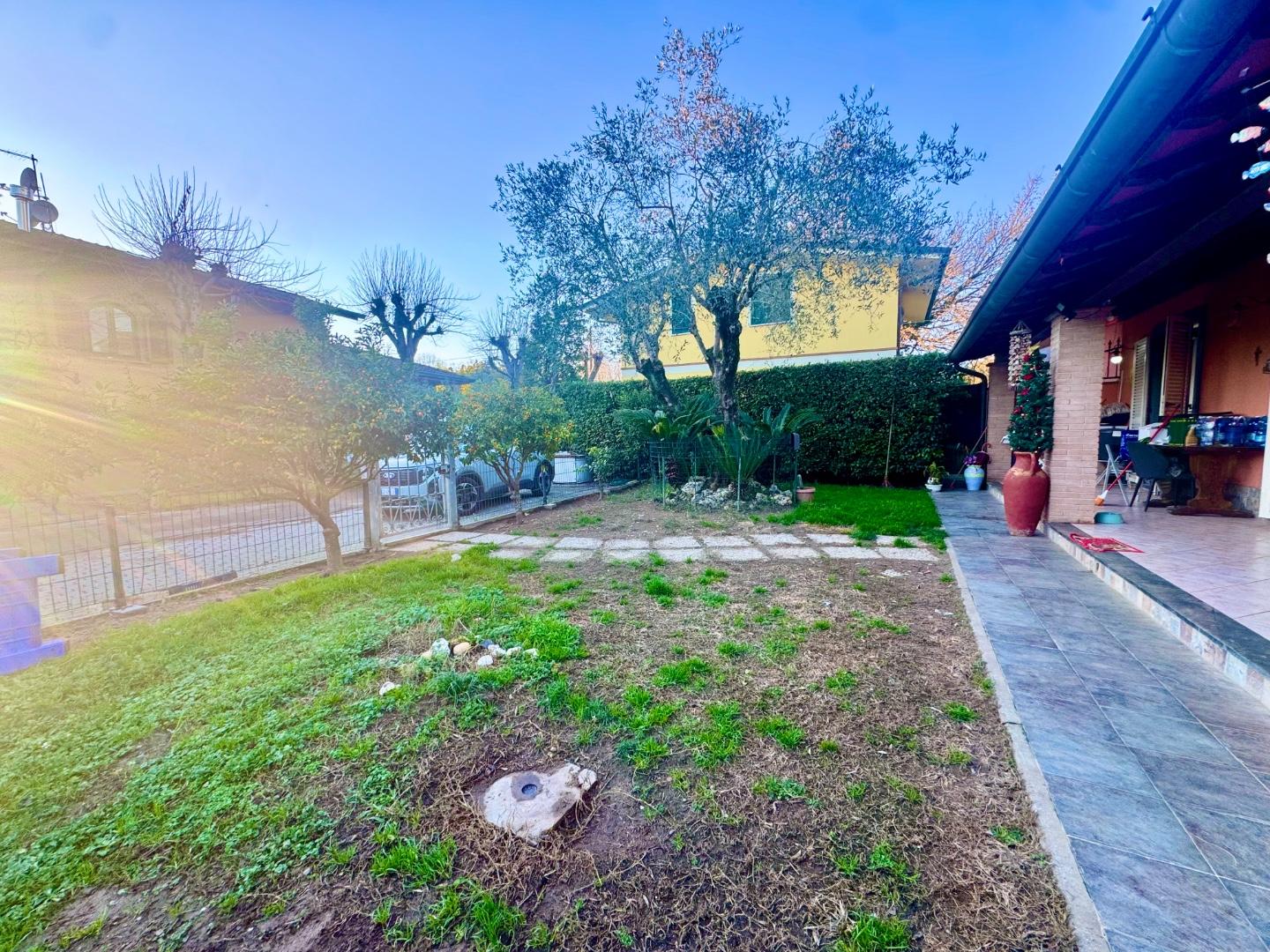 Villa Bifamiliare in vendita, Massa poveromo