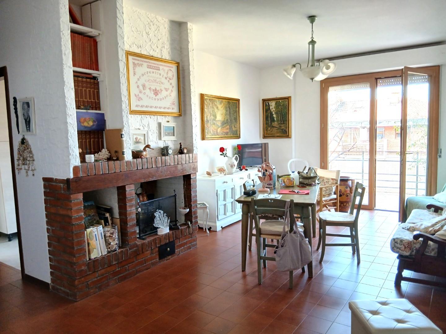 Appartamento con terrazzo, Massa zona viali