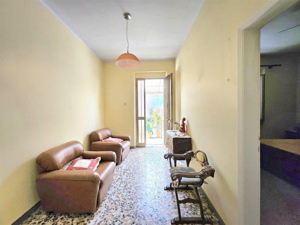 Casa indipendente con giardino, Massa marina di