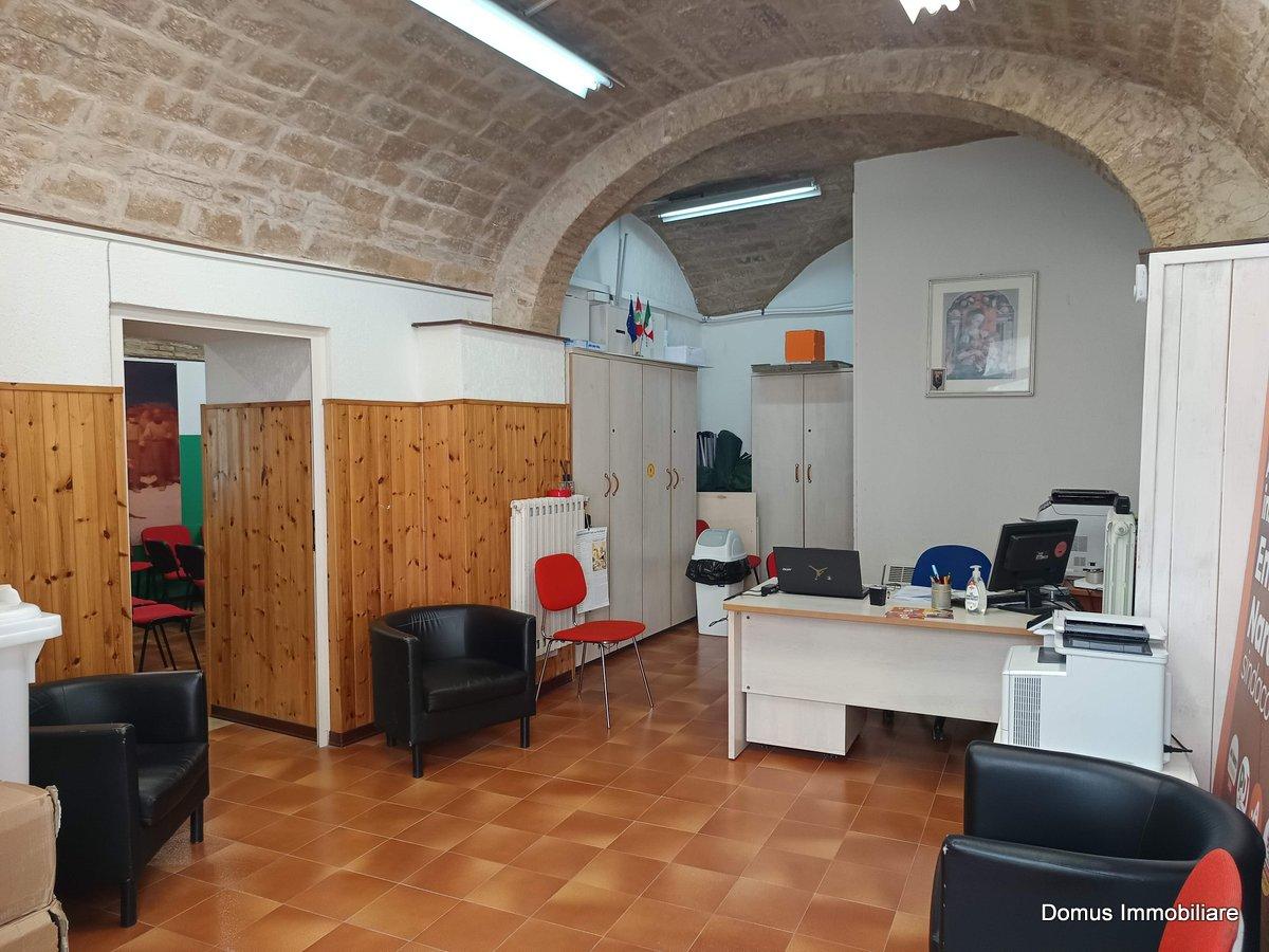 Locale commerciale in vendita in via mercantini, Ascoli Piceno