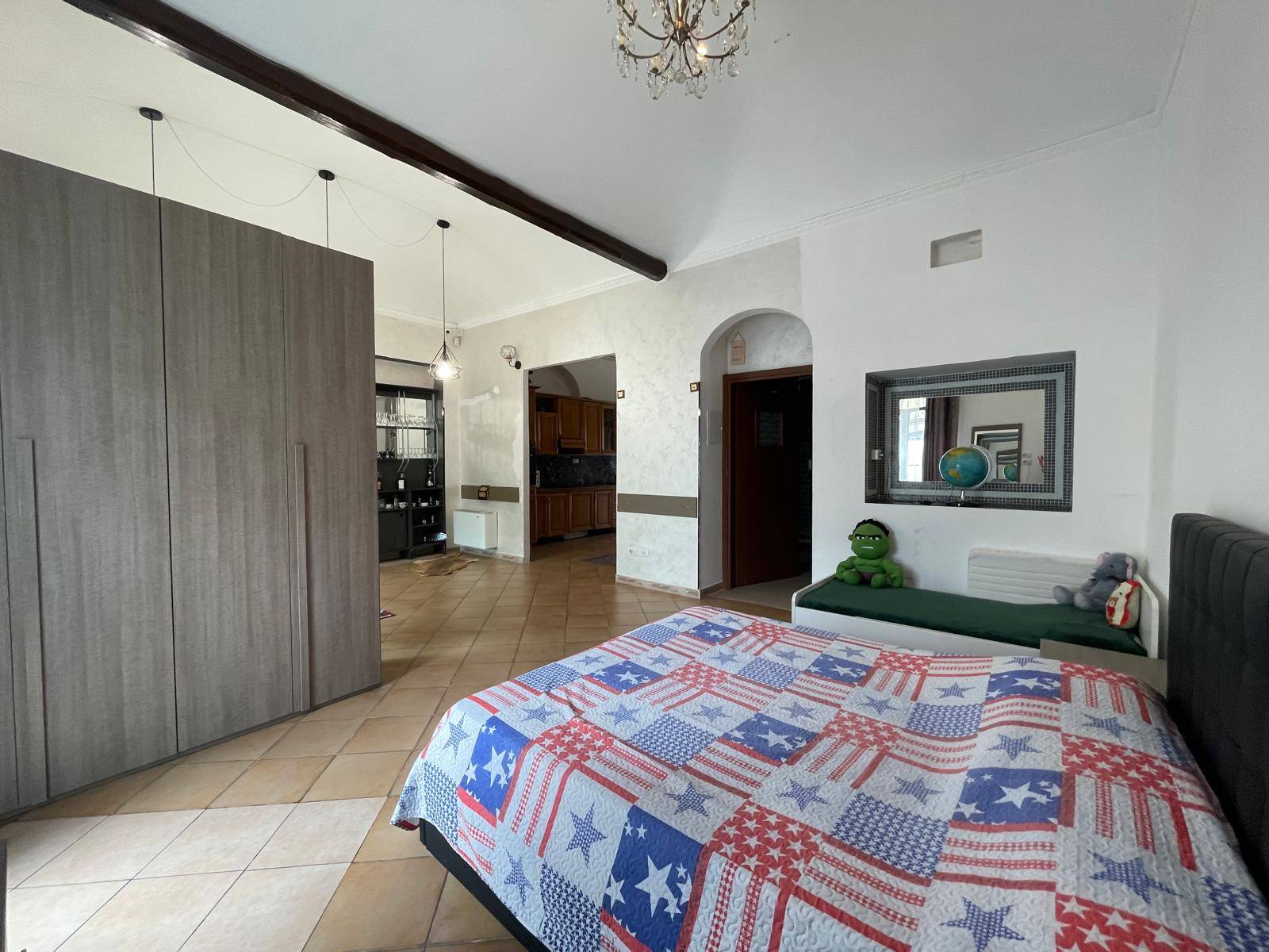 Locale commerciale in vendita a Torino, Borgo Vittoria