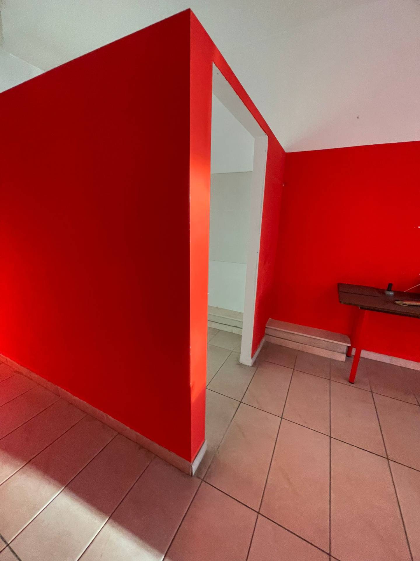 Locale commerciale in vendita a Moncalieri, Barauda