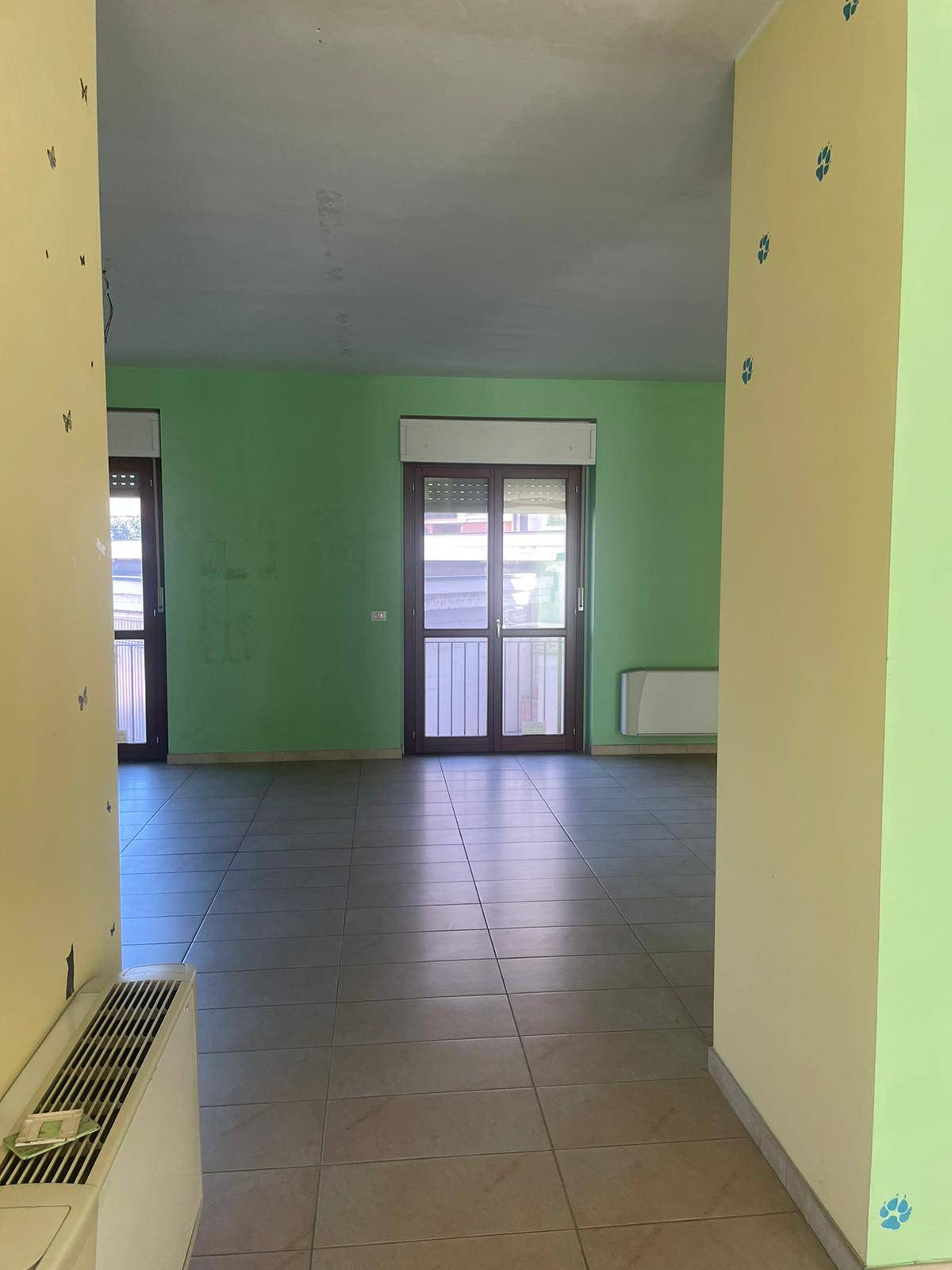 Locale commerciale in vendita a Moncalieri, Barauda