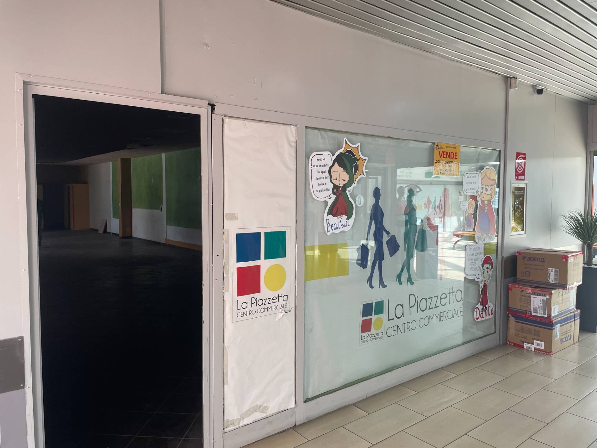 Locale commerciale in affitto a Rivoli